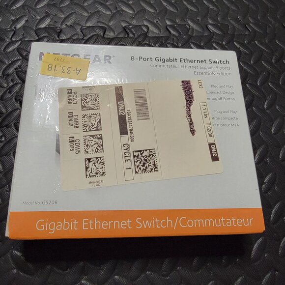 NETGEAR 8-Port Gigabit Ethernet Unmanaged Switch, Model No. GS208, New in Box - Picture 6 of 11